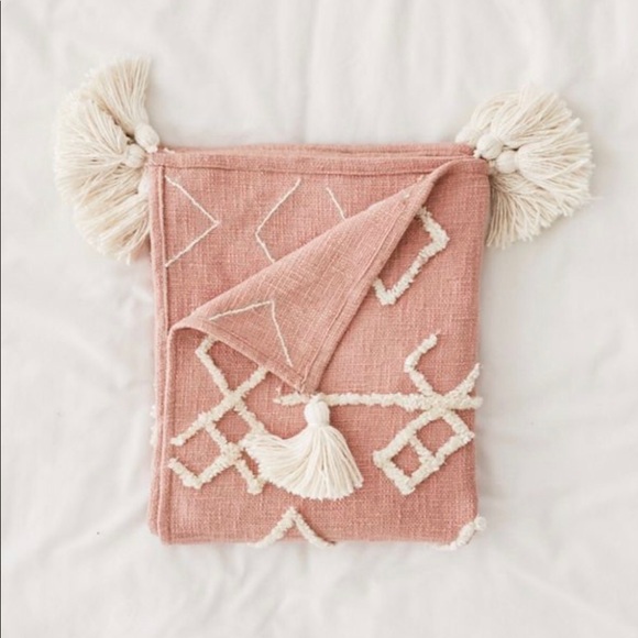 SOLD Urban Outfitters Geo Throw Blanket - Picture 2 of 5